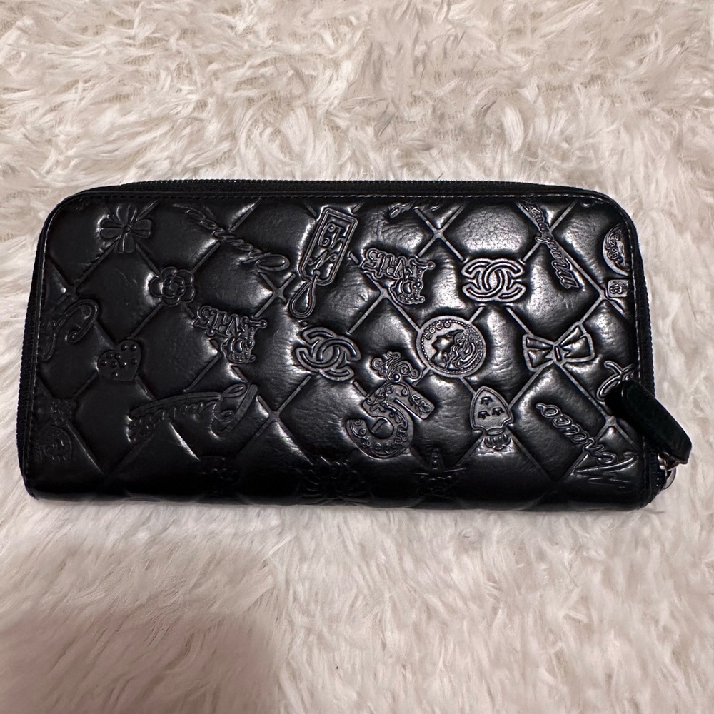 CHANEL Black Quilted Embossed Wallet - Picture 3 of 13